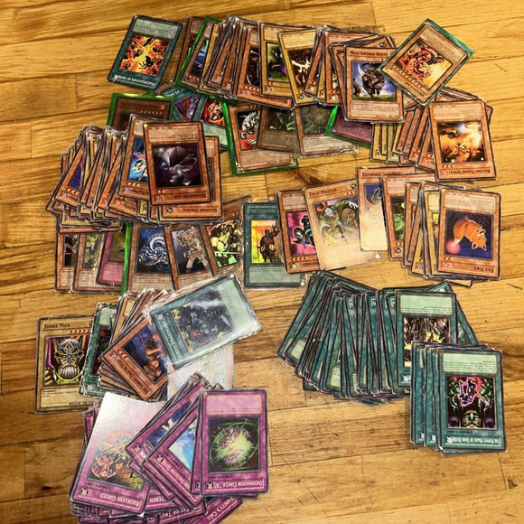 yugioh holo card lot Mega of 1000 Assorted Cards by Konami : Toys & Games Yugioh TCG 100 Card Lot